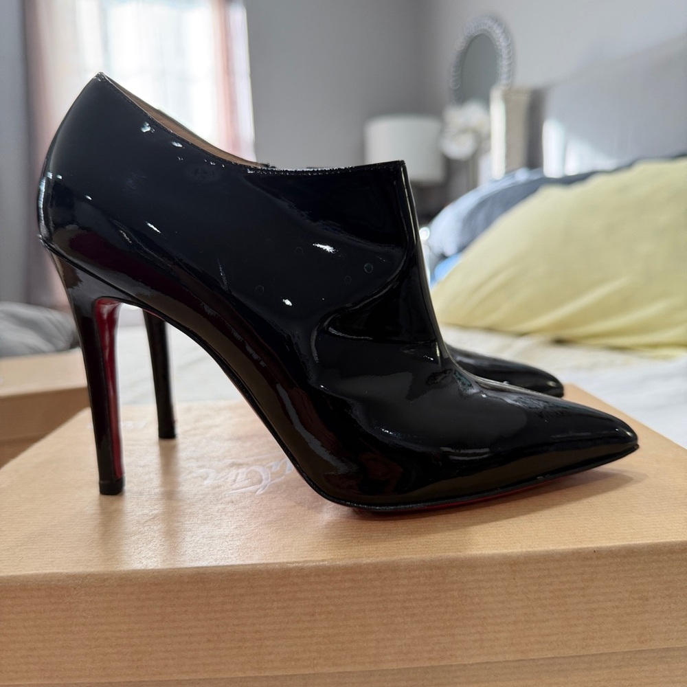 Christian Louboutin Black Patent Booties — Dahlia Patent in Size 36 US 6 - Picture 4 of 10